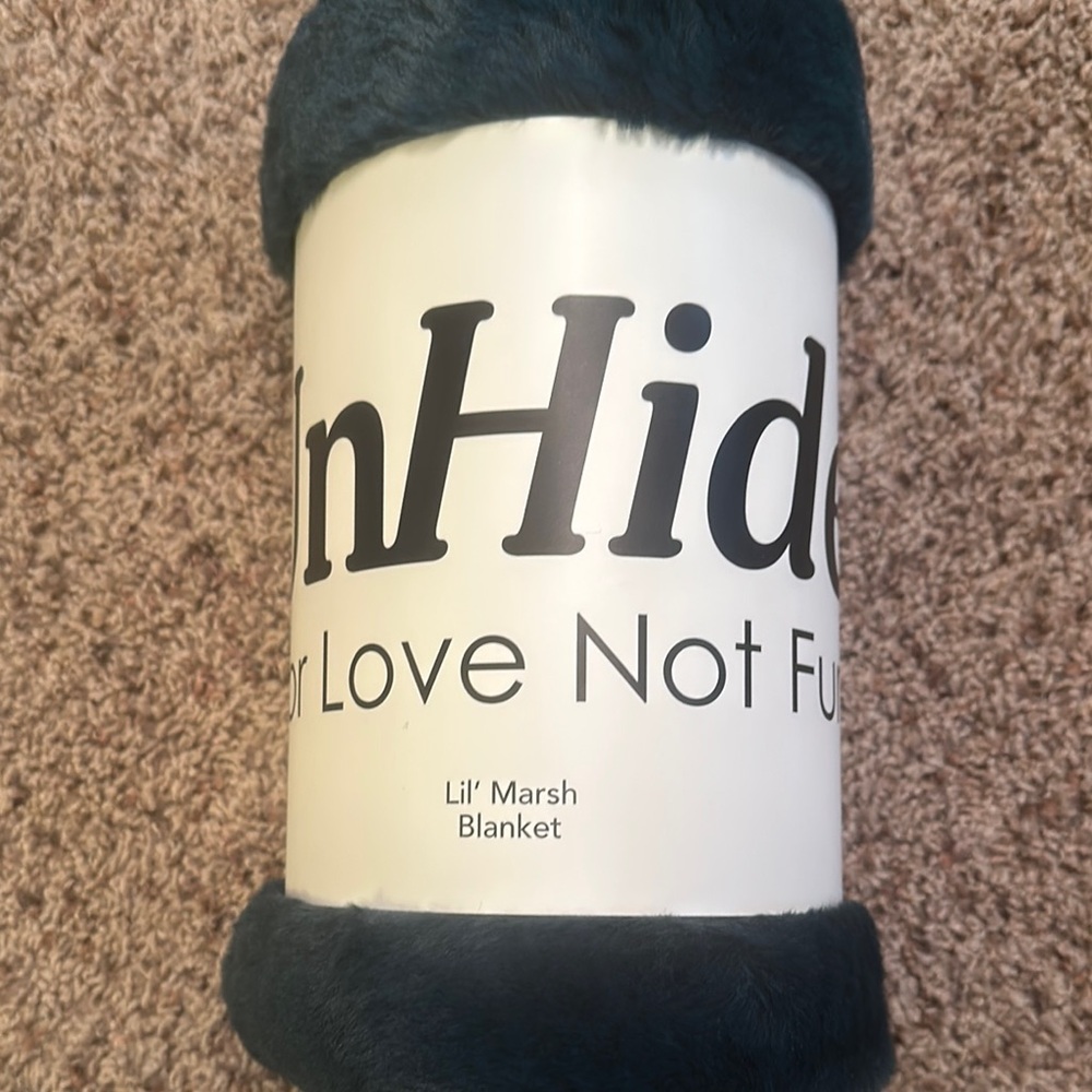 Unhide Lil' Marsh Blanket - Dark Green